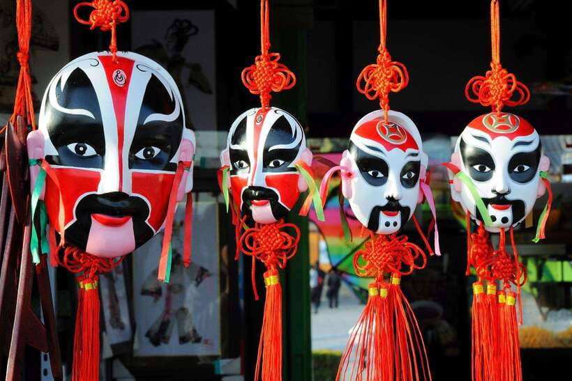Beijing: Must-See Peking Opera at Liyuan Theatre Ticket - Following the story with English help