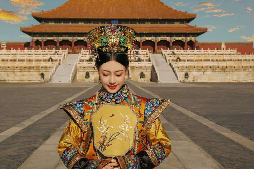 Beijing: Must-Try Chinese Ancient Costume Rental& Photoshoot - Picking a hanfu and getting ready