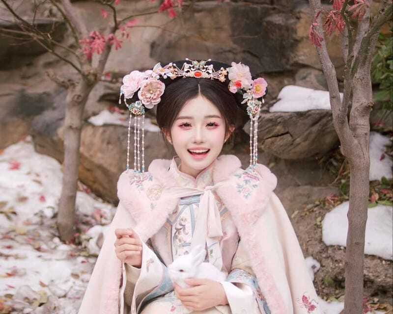 Beijing: Must-Try Chinese Ancient Costume Rental& Photoshoot - Extending the day inside the Forbidden City