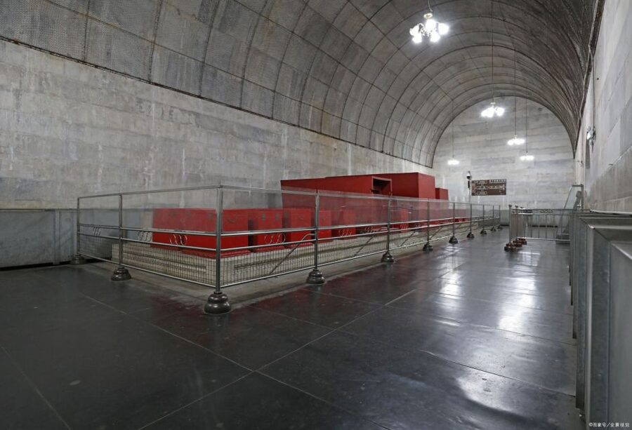 Beijing: Mutianyu Great Wall and Ming Tombs Private Tour - Walking the Great Wall with a guide