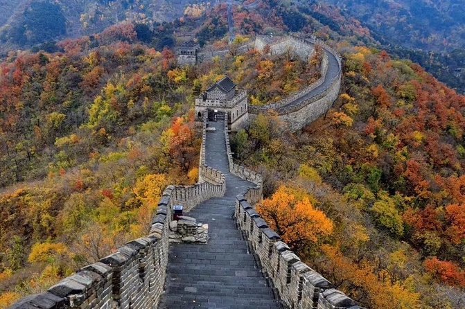 Beijing: Mutianyu Great Wall Daily Tour with Ticket & Lunch - The guide makes the difference
