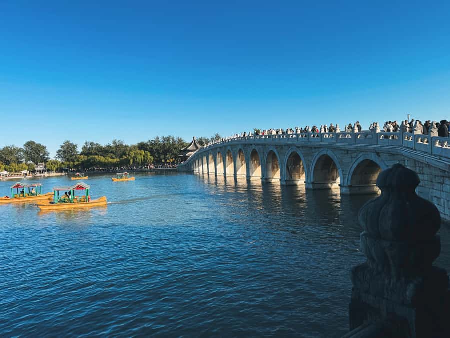 Beijing: Mutianyu Great Wall & Summer Palace Day Tour - Guides make the tight schedule work
