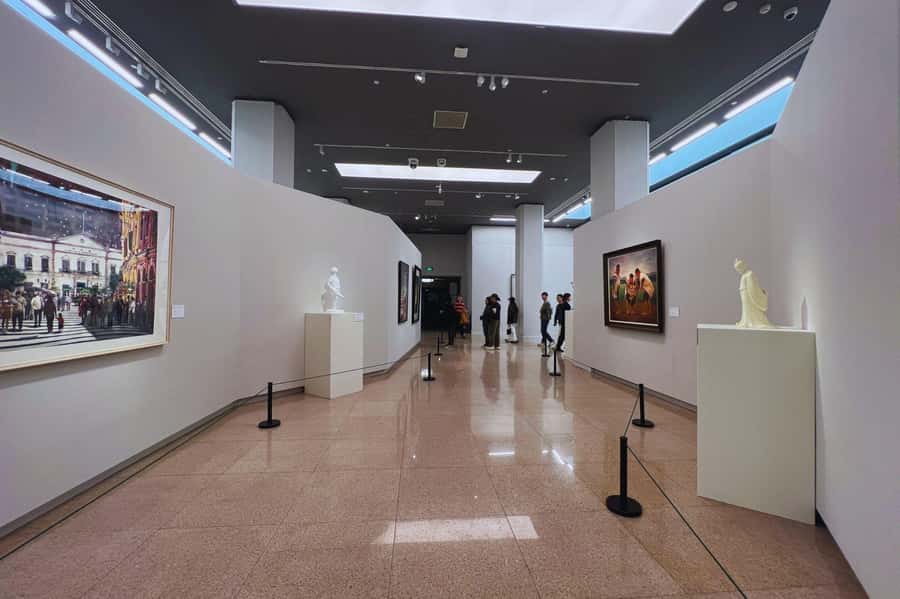 Beijing: National Art Museum of China Entry Reservation - Getting the most from the English guide