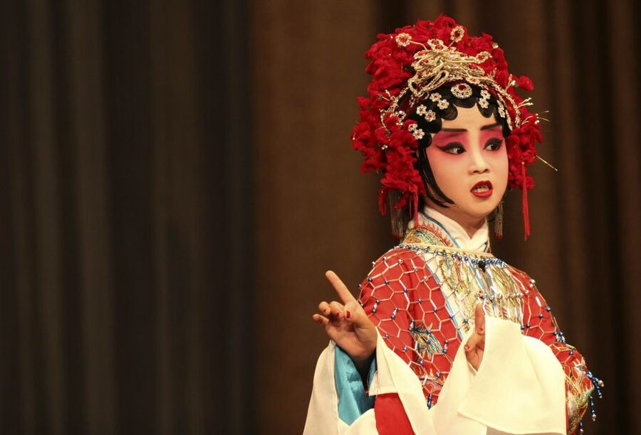 Beijing: Night Tour Of Peking Opera Show / Transfer - Why Peking Opera looks and sounds so different
