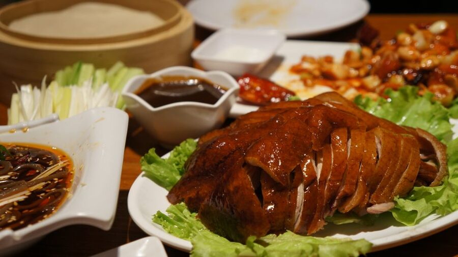 Beijing Night Tour with Acrobatics Show & PekingDuck Dinner - A Beijing evening that starts on the road