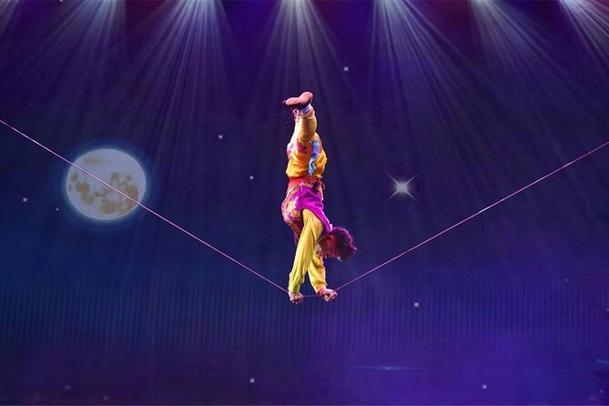 Beijing Red Theatre Acrobatic Show Tickets Official - Seats, crowding, and the old-style theater