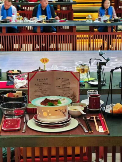 Beijing Royal Banquet with Chinese culture prefermance