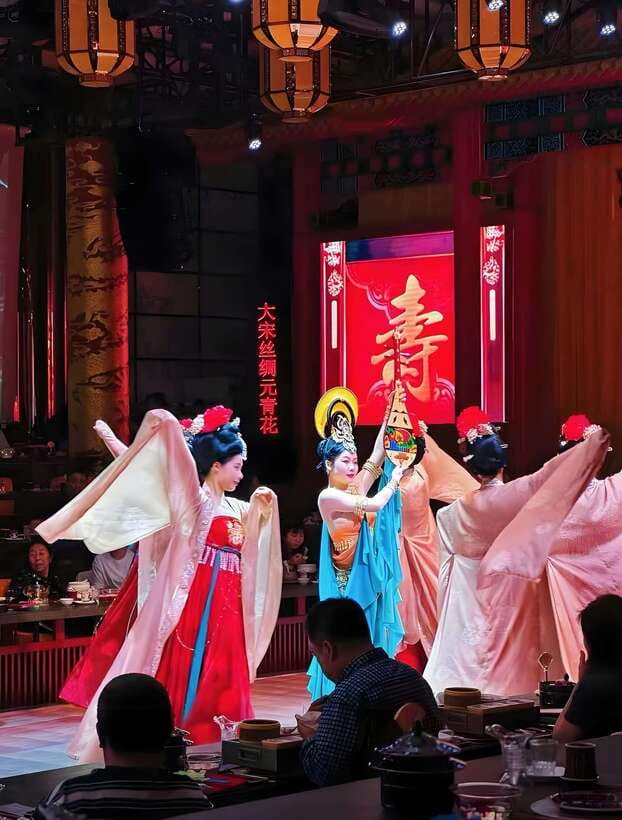 Beijing Royal Banquet with Chinese culture prefermance - Chinese Performances During the Meal