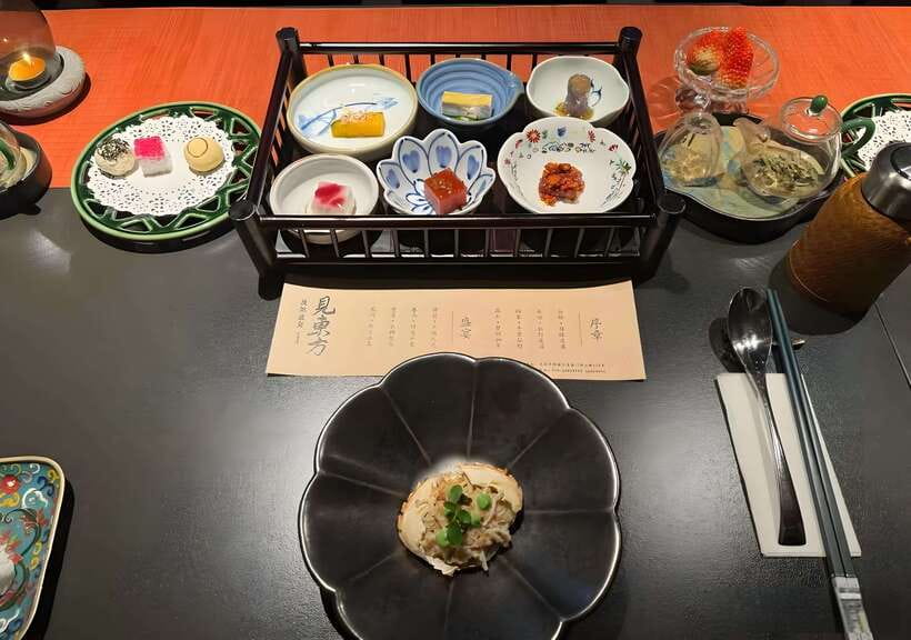 Beijing Royal Dinning Experience with cultural performance - The courtyard, rooftop, and photo opportunities
