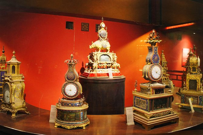 Beijing's Forbidden City with Special Viewing of Treasure Gallery and the Great Wall Ruins at Badaling - Peking duck lunch, with a practical warning