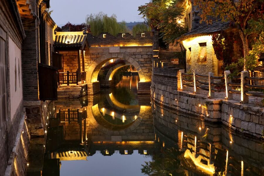 Beijing: Simatai Great Wall & Gubei Water Town Private Tour - What the private guide adds