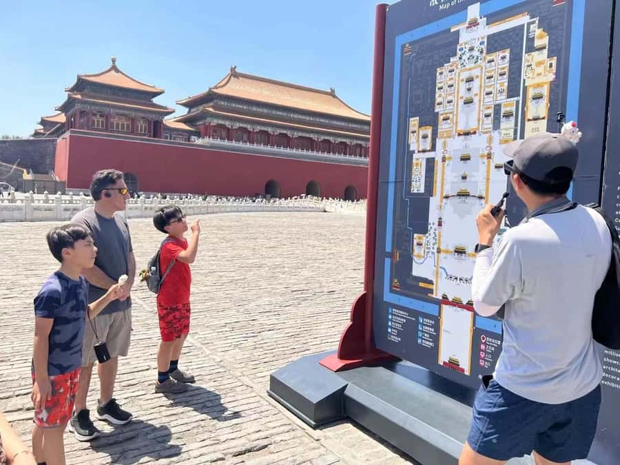 Beijing: Temple of Heaven and Forbidden City Private Tour - Tian’anmen Square, a vast public stage