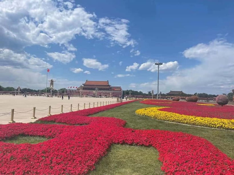 Beijing: The Forbidden City or Tiananmen Square Entry Ticket - Crowds, weather, and what to carry