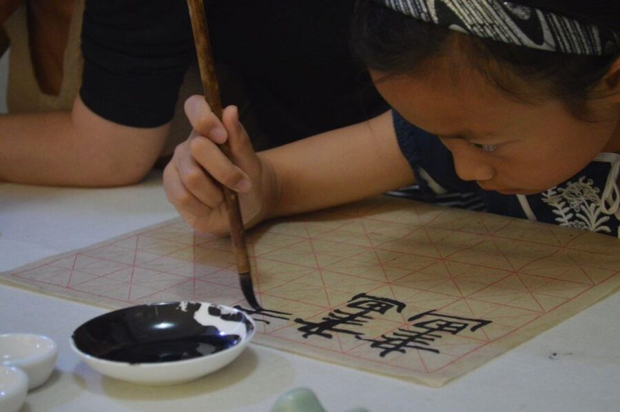 Beijing Wangfujing Calligraphy Class Nearby Forbidden City - A quiet art lesson beside Beijing’s busiest sights