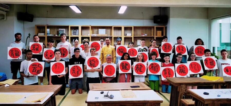 Beijing Wangfujing Calligraphy Class Nearby Forbidden City - From first strokes to a red canvas keepsake
