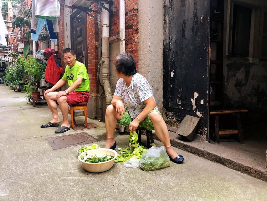 Biking Real Shanghai& Tea Tasting Experience - Meeting at the Garden Hotel