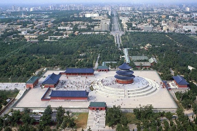 Boutique Tour: Four Must-sees of Beijing and Peking Duck - Tiananmen Square: scale and modern history