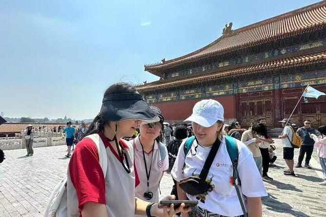 BusDa-Mutianyu Great Wall & Summer Palace Full-Day Group Tour - Guide support and the rhythm of the day