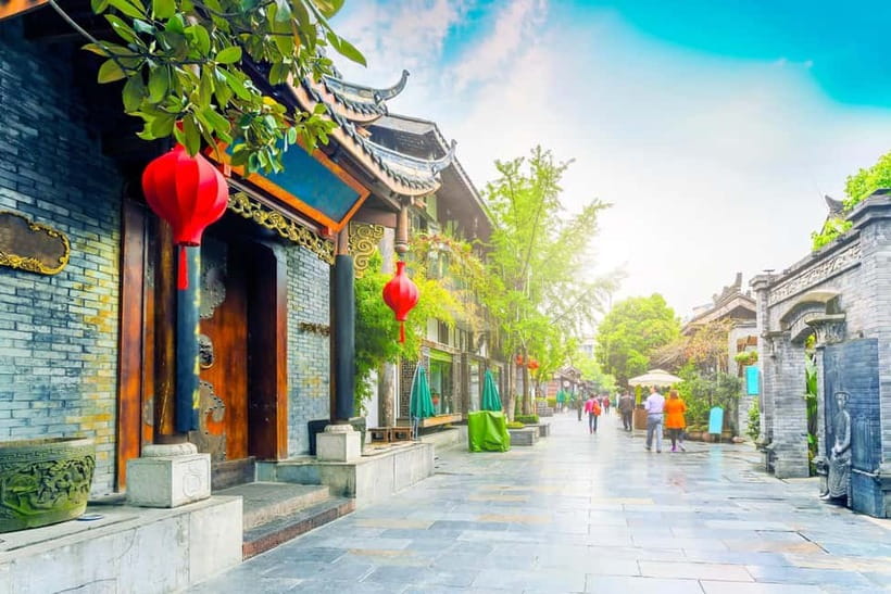 Chengdu: City Walking Tour with Food and Culture Stops - Starting at Kuanzhai Alleys