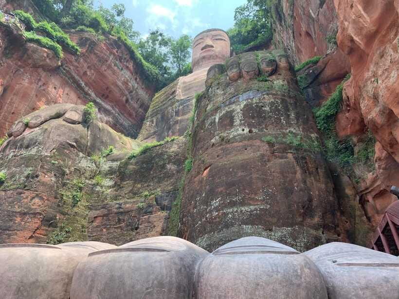 Chengdu: Leshan Buddha Optional Tours w/ Transfer or Guide - Lunch and the eight-hour schedule