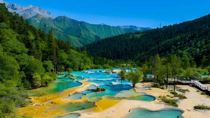 Chengdu: private 2-Day Huanglong Jiuzhaigou tour by train - Why this route works so well from Chengdu