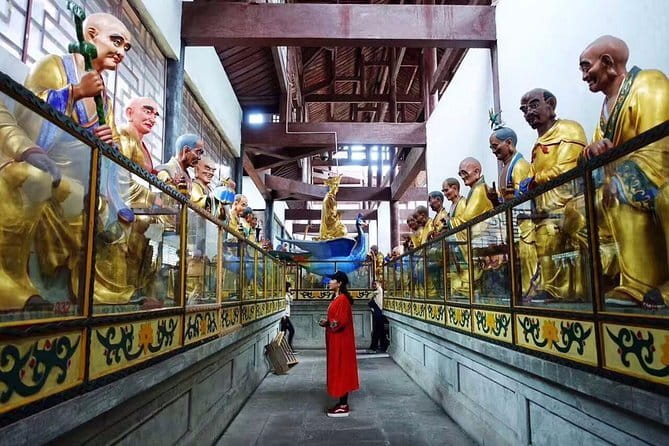 Chengdu Private Day Tour to Emei Mountain with Lunch and Cable Car Ride - Who Should Book This Mount Emei Day?