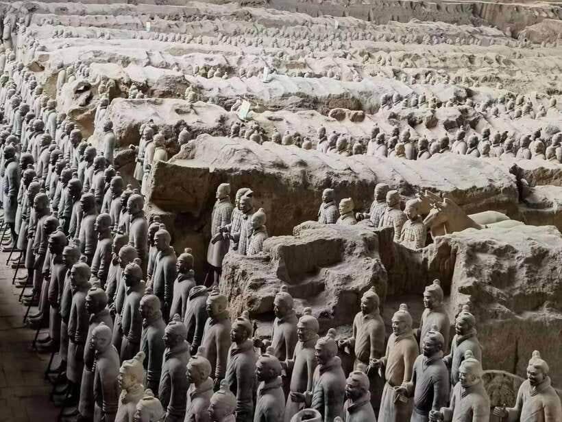 Chengdu: Xi'an Terracotta Warriors Day Trip by Bullet Train - Spending two hours with the Terracotta Warriors