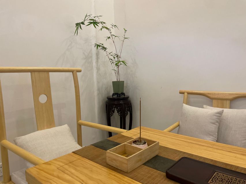 Chinese Tea ceremony in Beijing Hutong courtyard - Why the four-person limit matters