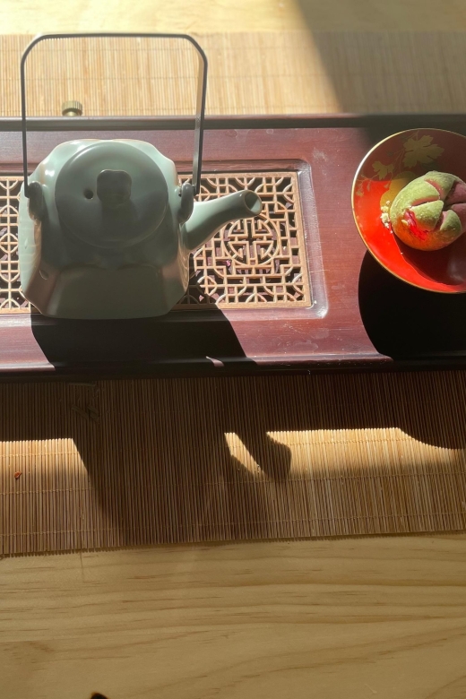 Chinese Tea ceremony in Beijing Hutong courtyard - What makes the experience feel authentic
