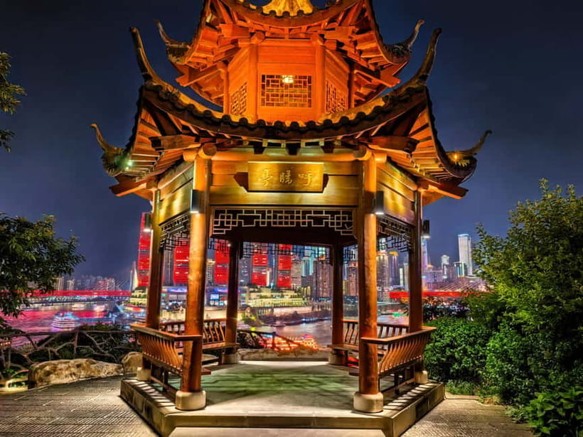 Chongqing: Magic Night View and Secret Viewing Spots Tour - Why Chongqing looks best after sunset