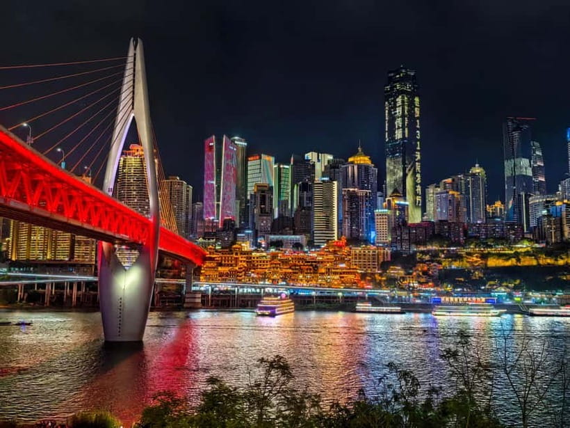 Chongqing: Magic Night View and Secret Viewing Spots Tour - Using the metro as part of the experience