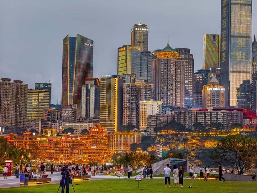 Chongqing: Magic Night View and Secret Viewing Spots Tour - The lesser-known viewpoints and changing angles