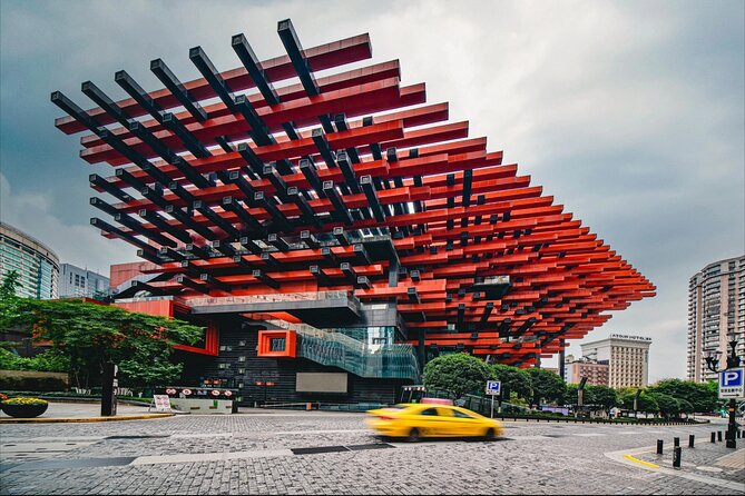 Chongqing private luxury city tour: Must-sees All in One - Grand Theatre viewpoints and Hongyadong after dark