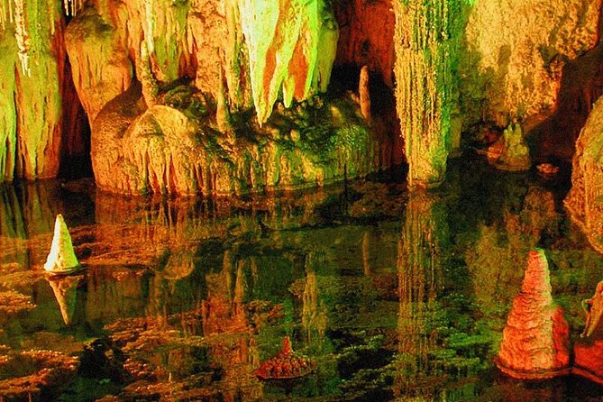 Chongqing Wulong: All inclusive luxury private trip to 2 spots - A local lunch and time to reset
