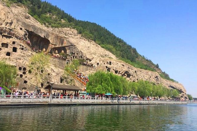 Form Xi'an To Luoyang Longmen Grottoes & Shaolin Temple Day Tour by Bullet Train - Why a private guide makes a difference