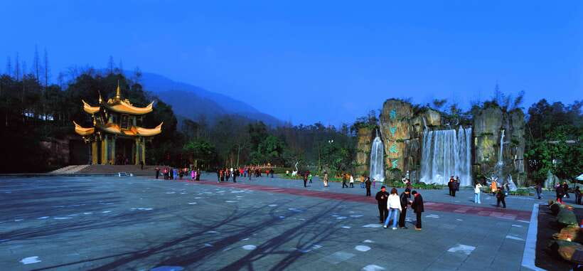 From Chengdu: Mount Emei Day Trip with Golden Summit Visit - Why Mount Emei works as a day trip from Chengdu