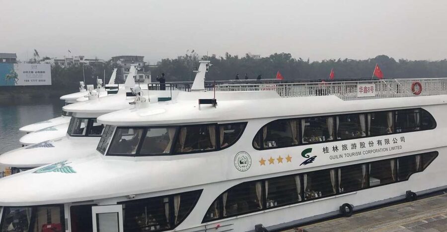 From Guilin: 4 Star Luxury Li River Cruise with Buffet Lunch - Four hours between karst peaks and village banks