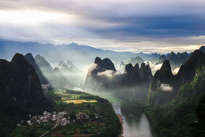 Full-Day Guilin Li-River Cruise and Yangshuo Xianggong hill Private Day Tour - A short stop on Yangshuo’s West Street