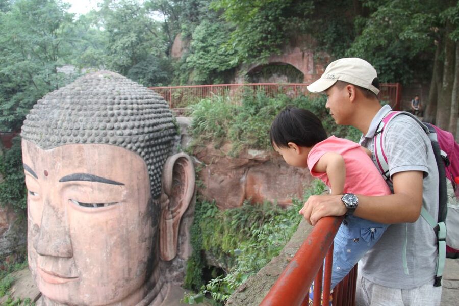 Full-Day Tour of Leshan's Giant Buddha from Chengdu - Lunch with the Buddha in view