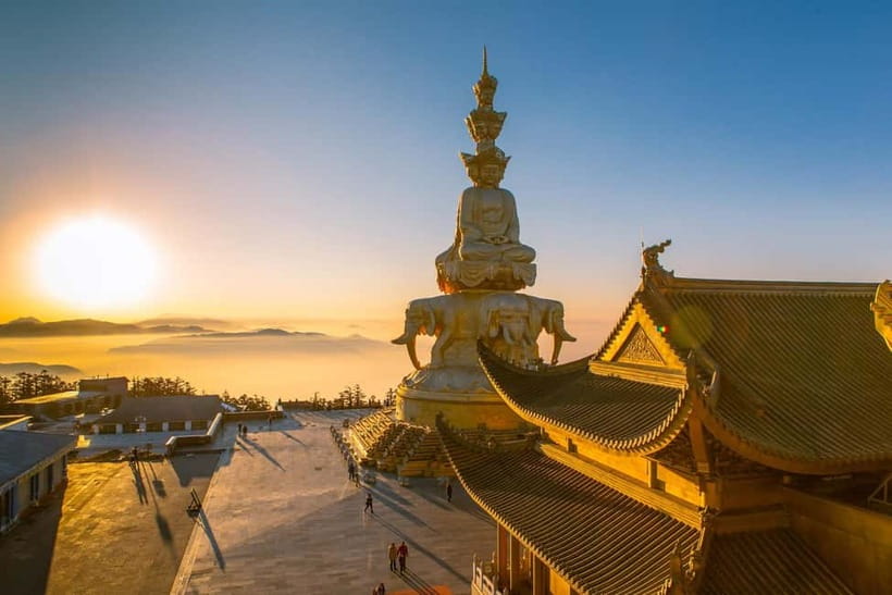 Golden Buddha & Cloud Sea: Emei Mountain Private Tour - The shuttle road through bamboo and pine forests