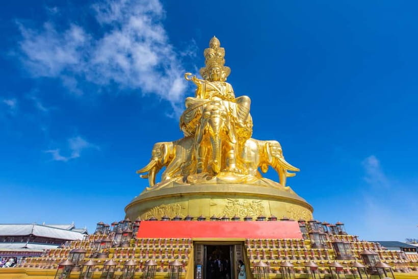 Golden Buddha & Cloud Sea: Emei Mountain Private Tour - The descent and the long ride back