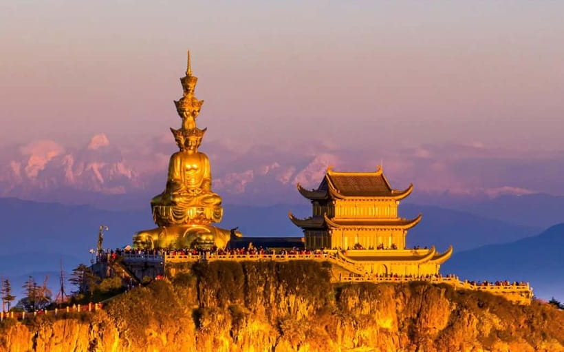 Golden Buddha & Cloud Sea: Emei Mountain Private Tour - The 6:00 AM departure sets the tone