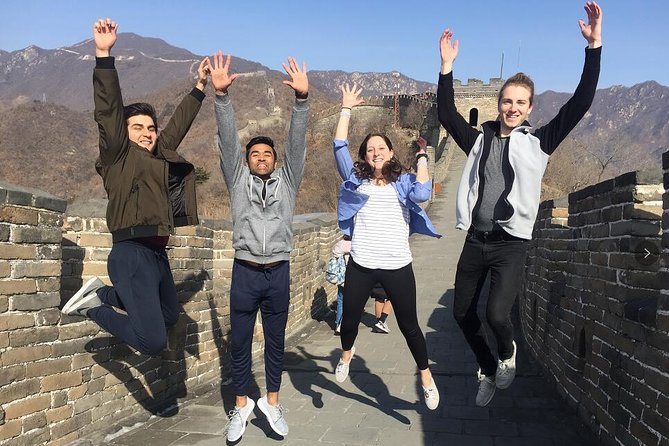 Great Wall Layover Small Group Tour (7AM-11AM) - Who should book this tour?