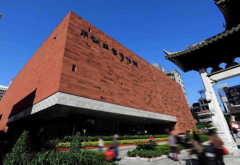 Guangzhou Full Day City Tour with Old and New Highlights - Chen Clan Ancestral Hall: Guangzhou’s best opening lesson