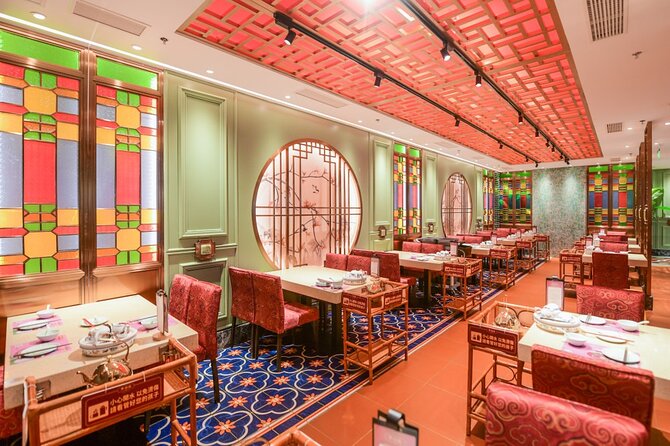 Guangzhou Private Night Tour Canton Tower and Pearl River Cruise - Flower City Square and the Haixin Pedestrian Bridge