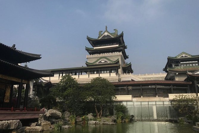 Guangzhou Walking Tour To Explore The Old Xiguan Area - Renwen Temple and the first look at local customs