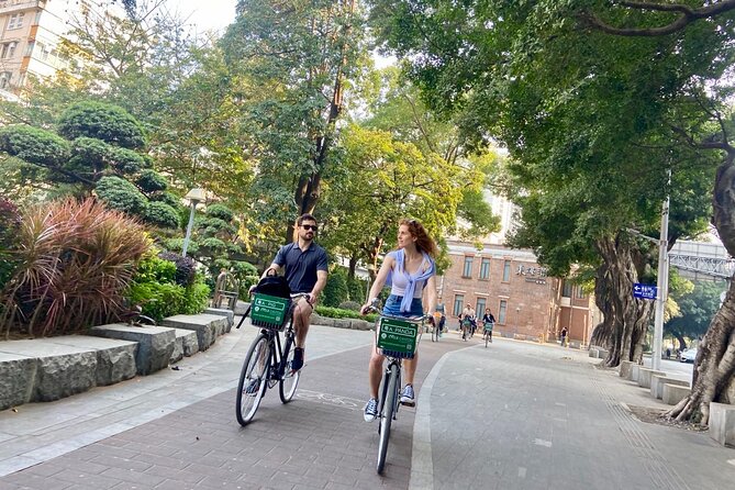 Guided Cycle Tour of Guangzhou - Donghaochong and the older city
