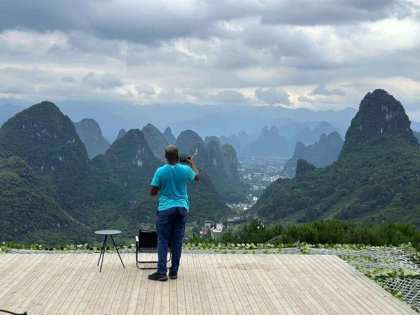 Guilin:1-Day Yangshuo bird's eye view mountains private tour - Xianggong Mountain and the 400-step climb