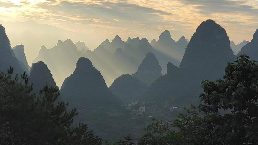 Guilin: Classic Private Full–Day Tour - The Impression Liusanjie show brings a late finish