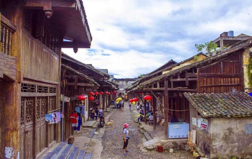 Guilin: Elephant Trunk Hill, Reed Flute Cave & Daxu Old Town - Who will get the most from this Guilin tour